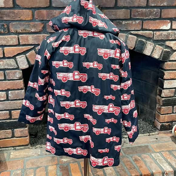 Kitestrings Navy & Red truck print Rain Coat size 5/6 - Picture 4 of 9
